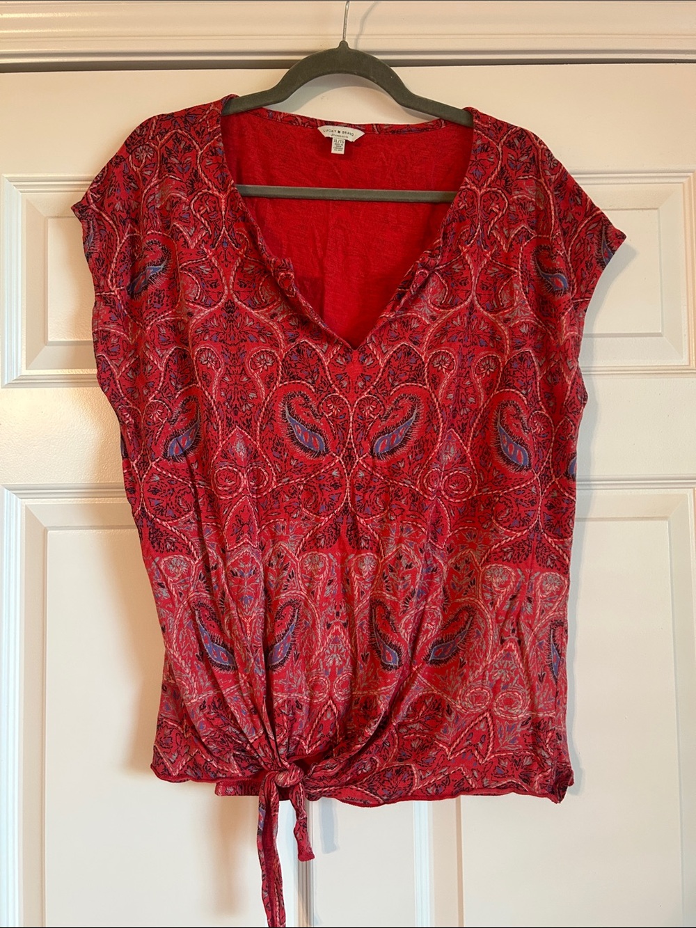 Lucky Brand Red Paisley V-Neck Tie-Hem Top, XL